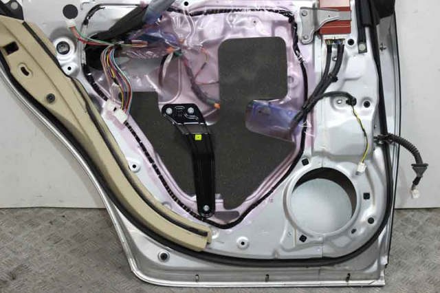 6700430620 TOYOTA Дверь задняя левая купить в Чернигов