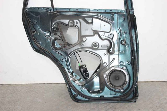 Дверь пассажирская задняя левая 6700442130 TOYOTA