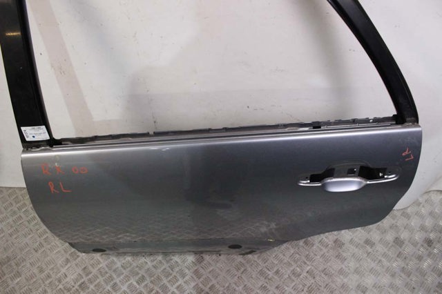Задняя левая дверь 6700448022 TOYOTA