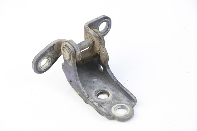 Петля передней двери левая 67450SWWE01ZZ HONDA