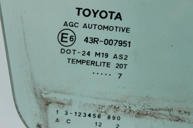 TOYOTA 6810102230 Стекло двери передней правой в наличии Украина