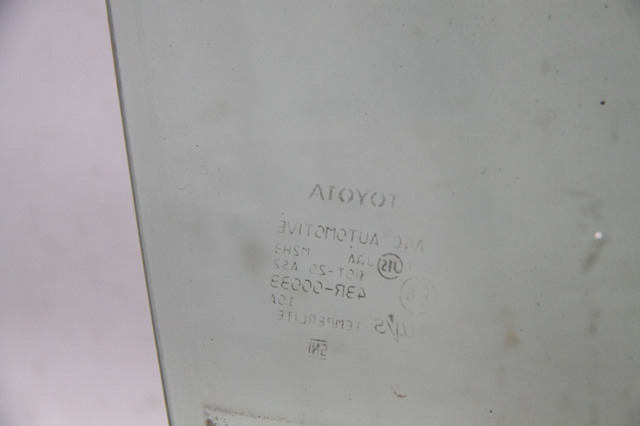 Стекло двери передней правой 6810147072 TOYOTA