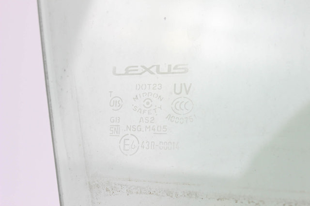 Стекло пассажирской двери 6810176010 TOYOTA