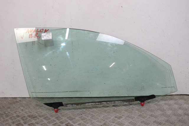 Стекло пассажирской двери 68101AC060 TOYOTA