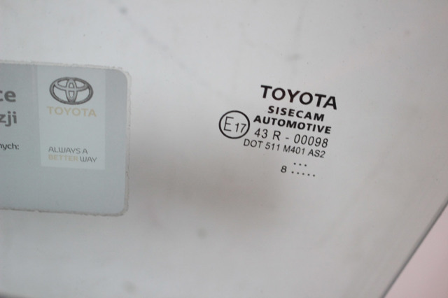 Стекло двери передней левой 68102F4010 TOYOTA