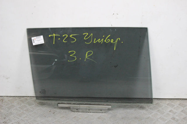 Стекло заднее правое 6810305120 TOYOTA