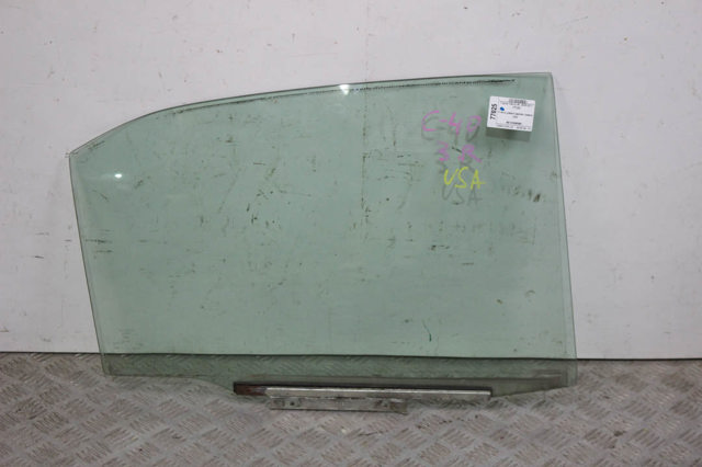 Стекло заднее правое 6810306090 TOYOTA