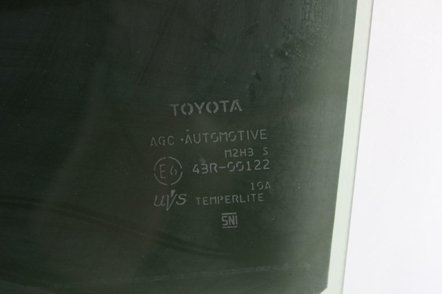 TOYOTA 6810442190 Стекло двери задней левой в наличии Сумы