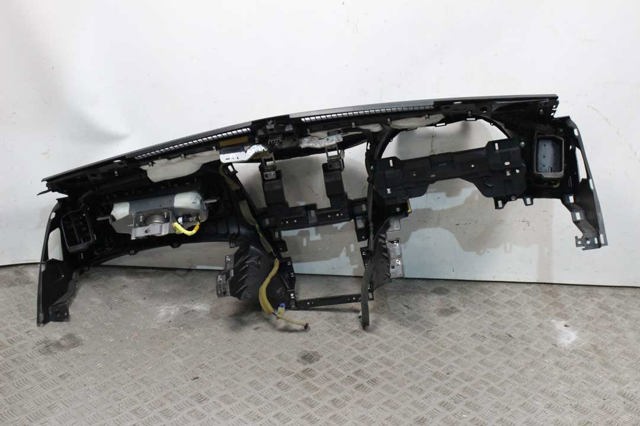 Панель салона передняя "торпедо" 682004GF0A NISSAN