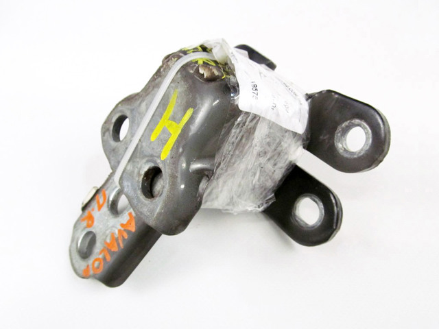 Петля передней двери правая 68710AA020 TOYOTA