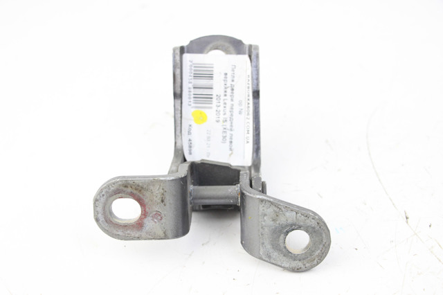 TOYOTA 6872012151 Петля двери передней левой в наличии Кривой Рог