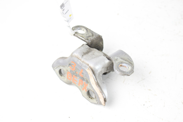 TOYOTA 6876020121 Петля двери задней левой в наличии Каменское