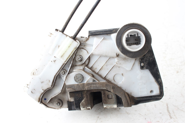 Замок передней пассажирской двери 6903047120 TOYOTA