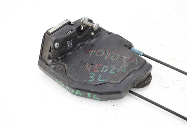Замок двери задней левой 6906006100 TOYOTA