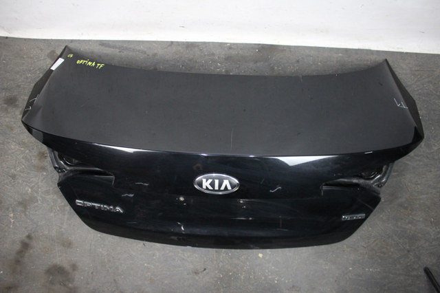 692002T010 Крышка багажника купить Ирпень