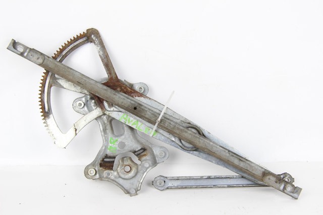 Стеклоподъемник передней правой двери 69801AC020 TOYOTA