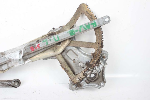 Механизм стеклоподъемника водительской двери 6980242060 TOYOTA