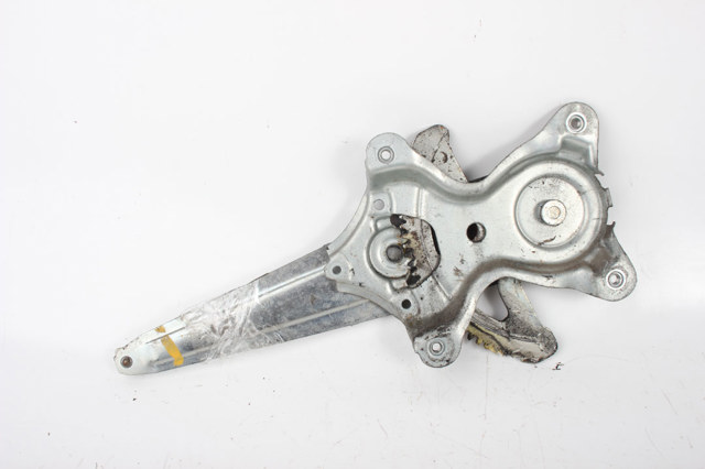 Стеклоподъемник левой задней двери 6980422200 TOYOTA