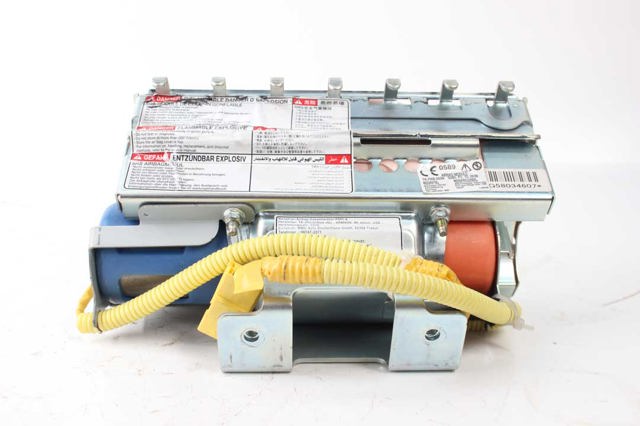 Подушка безопасности боковая 7030A836 MITSUBISHI