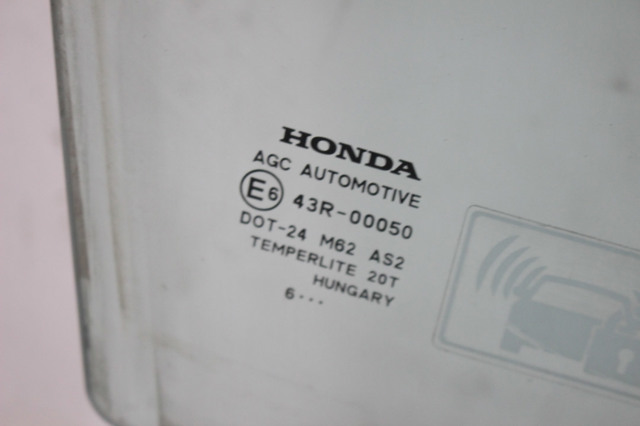 73300SWYE00 HONDA Стекло двери передней правой купить в Ровно