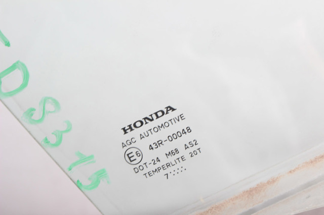 73400SNLT00 HONDA Стекло двери задней правой купить в Хмельницкий