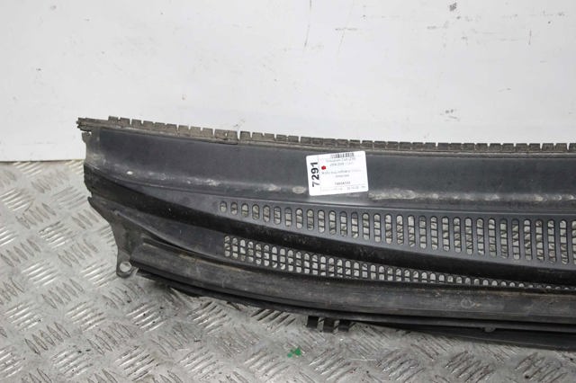 7405A131 MITSUBISHI Решетка дворников купить в Николаев