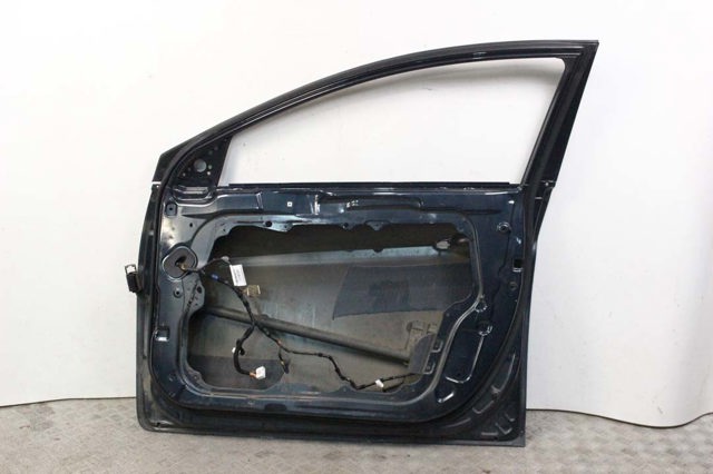 Пассажирская передняя дверь 760043S000 HYUNDAI