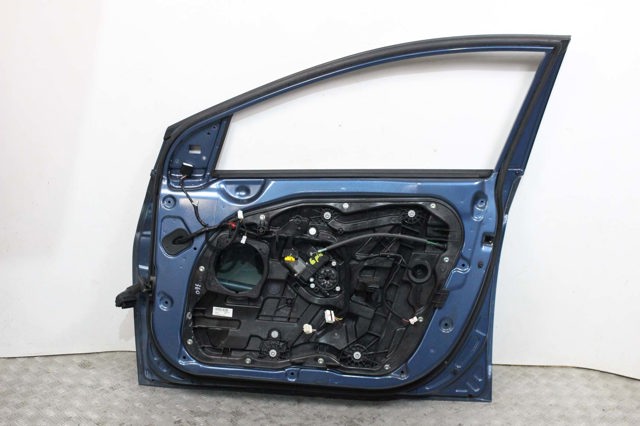 Пассажирская передняя дверь 760043Z000 HYUNDAI