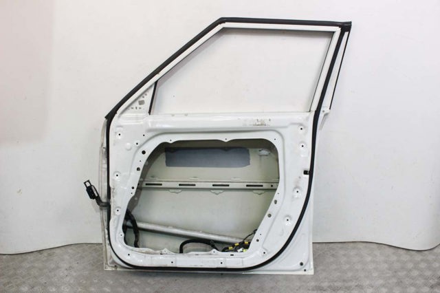 Пассажирская передняя дверь 76004B2001 HYUNDAI