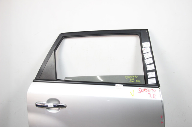 Задняя правая дверь 770042P010 HYUNDAI