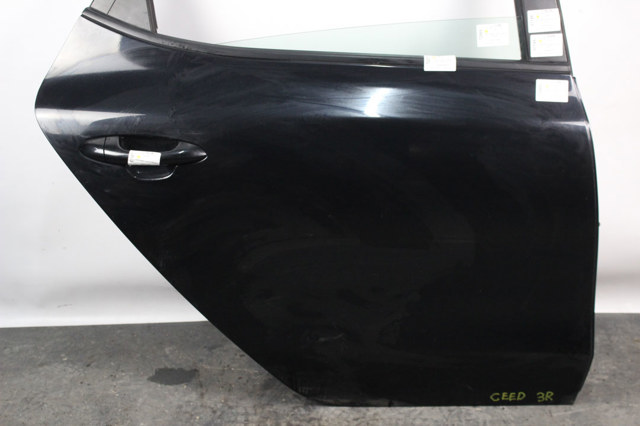 Дверь пассажирская задняя правая 77004A2000 HYUNDAI