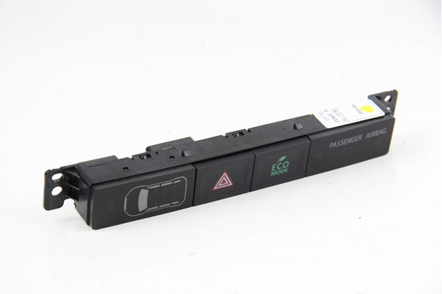 MITSUBISHI 8002B409 Кнопка аварийки в наличии Ужгород