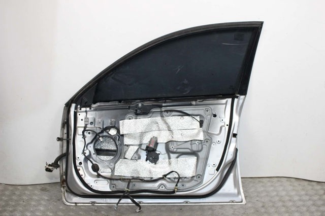 Пассажирская передняя дверь 80100AV631 NISSAN