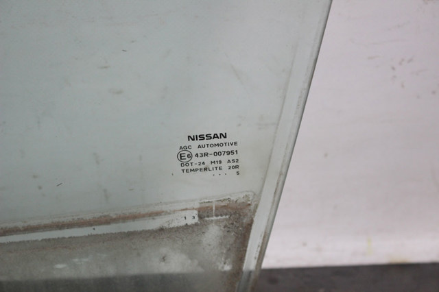 Стекло двери передней левой 803011KK0A NISSAN