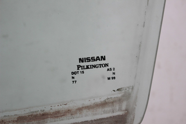 Окно (передней двери) двери 803013NF0A NISSAN