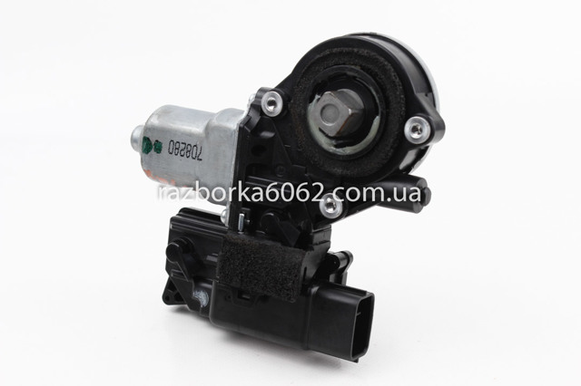 Мотор стеклоподъемника водительской двери 807511CY0C NISSAN
