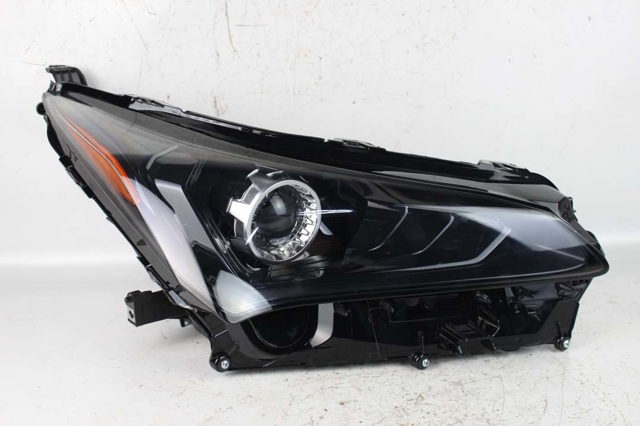 Фара основная правая 8114578180 TOYOTA