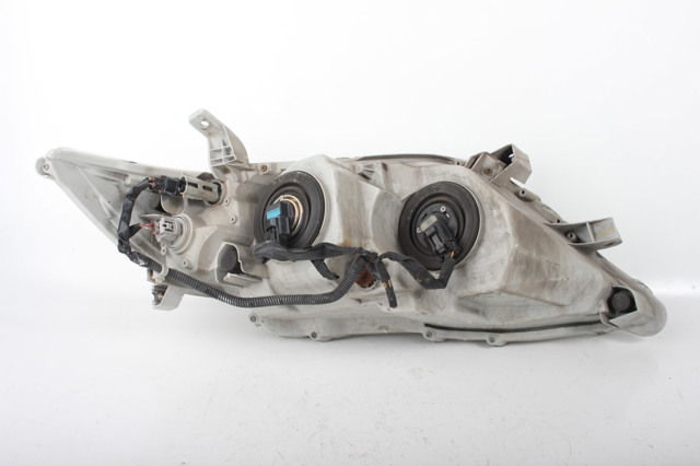 Фары 8115006500 TOYOTA
