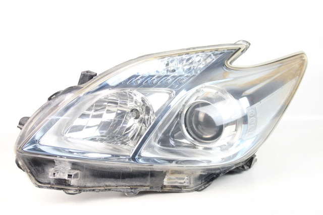 Вставка фары левой 8117047250 TOYOTA