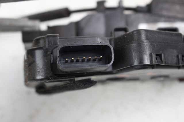 Замок задней левой двери 814103U010 HYUNDAI