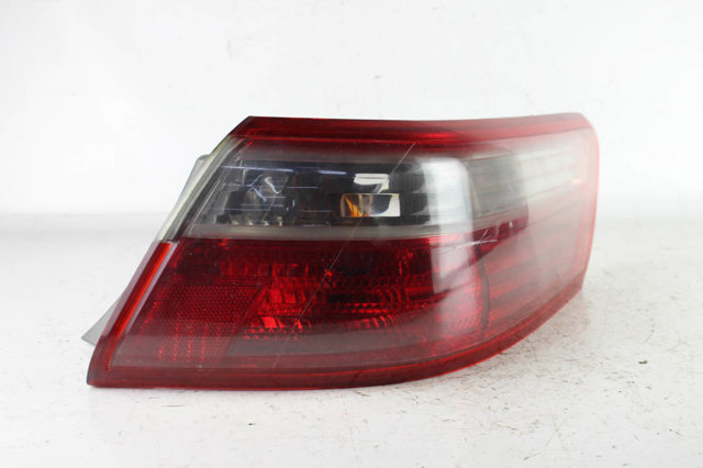 Фара задняя правая внешняя 8155006240 TOYOTA