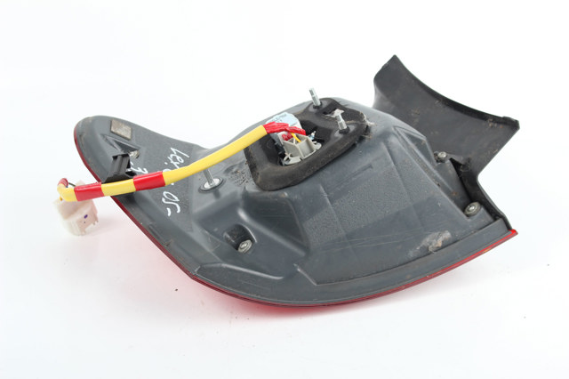 8155130A40 TOYOTA Фонарь задний правый внешний купить в Николаев
