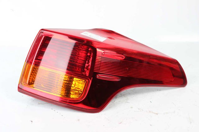 Фара задняя правая внешняя 8155142171 TOYOTA