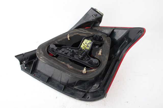 Задний левый стоп 8156105150 TOYOTA