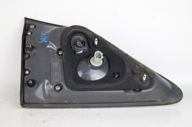 TOYOTA 8158148120 Фонарь задний правый внутренний в наличии Черновцы