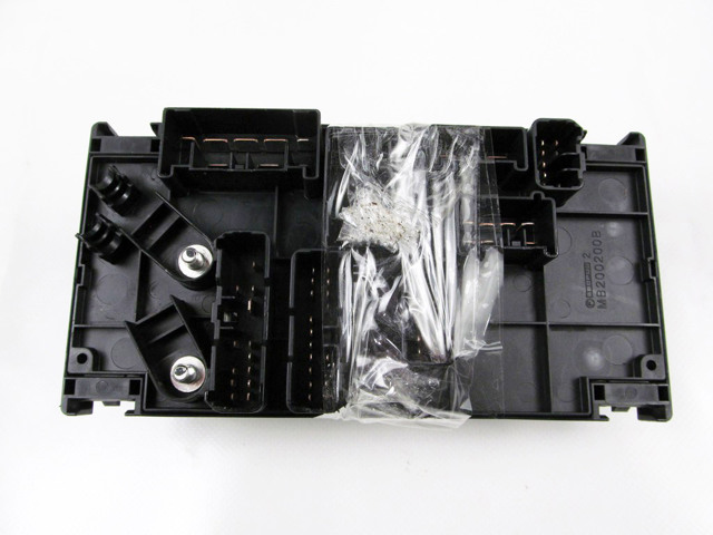 Монжатный блок реле 82241SC020 SUBARU