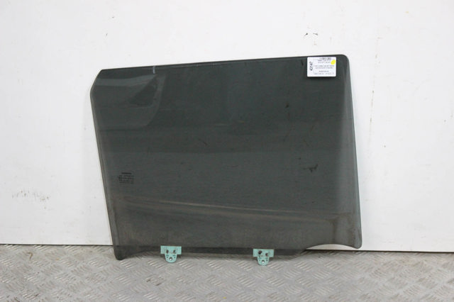 823001KK1A NISSAN Стекло двери задней правой купить в Сумы