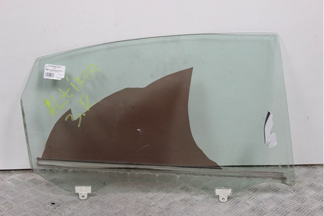 Стекло заднее правое 823003TA0A NISSAN
