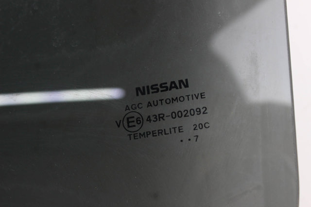 Стекло двери задней левой 823014ET0A NISSAN