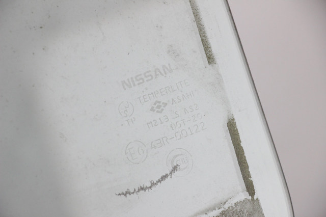 NISSAN 823018H500 Стекло двери задней левой в наличии Одесса